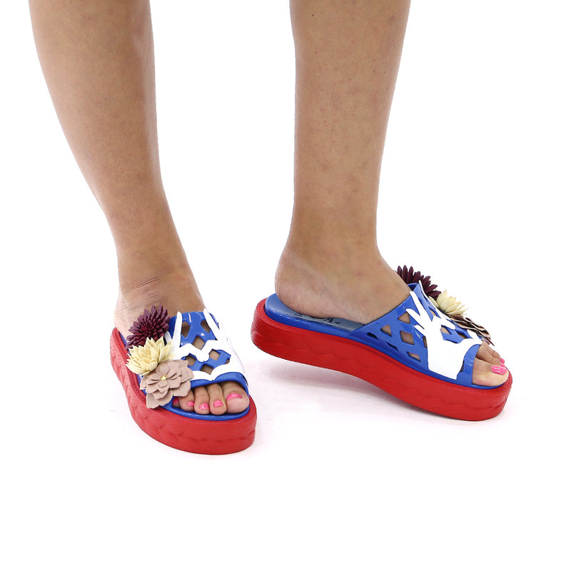 Claudia Rubber Slides