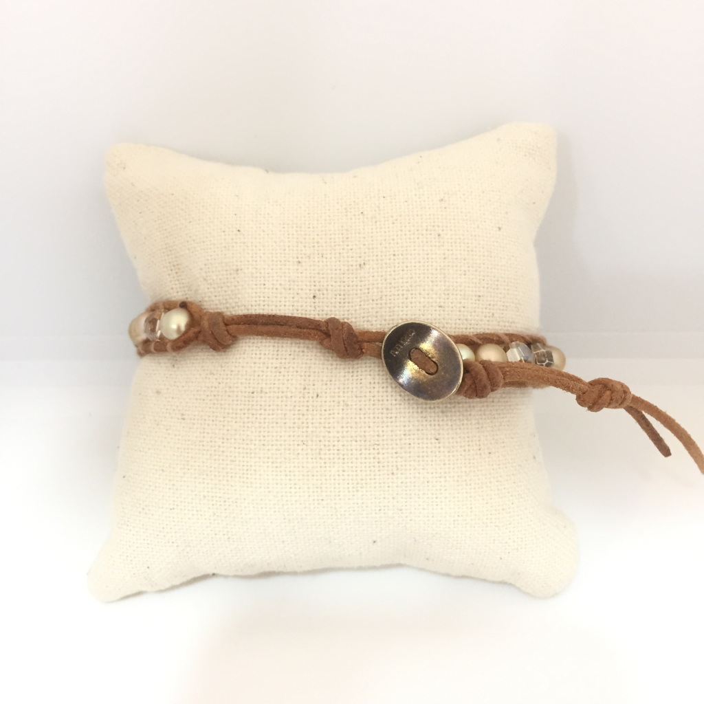 Pearl in Beige Leather Bracelet
