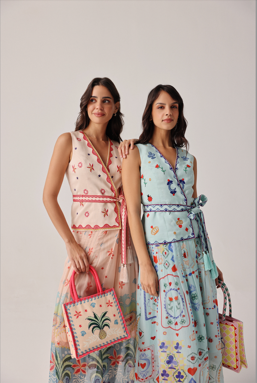 Avery Maxi Dress in Ananas Print